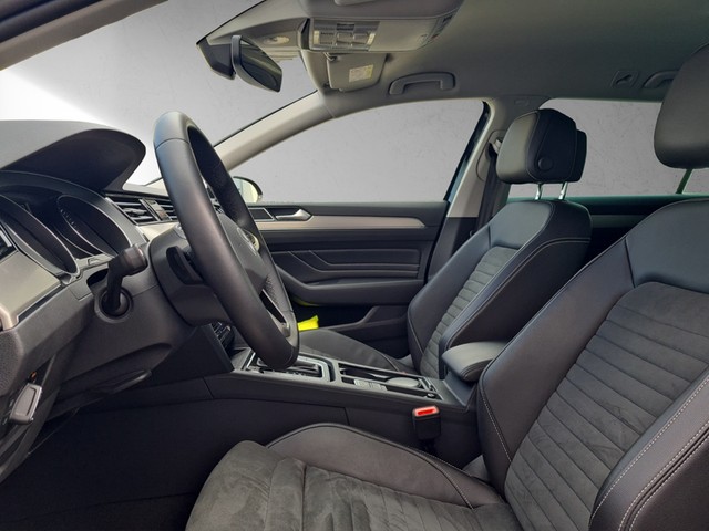 Fahrzeugabbildung Volkswagen Passat Variant TDI Elegance DSG Matrix AHK Navi ACC RFK SH