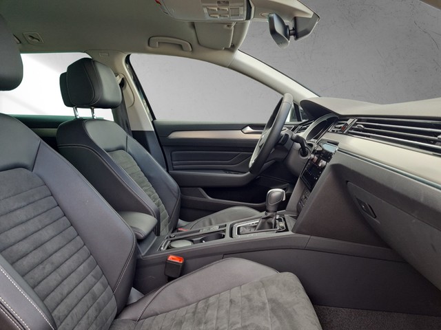 Fahrzeugabbildung Volkswagen Passat Variant TDI Elegance DSG Matrix AHK Navi ACC RFK SH