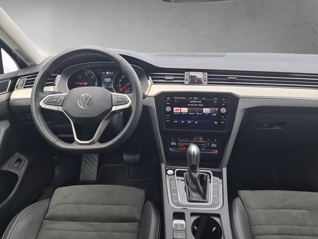 Fahrzeugabbildung Volkswagen Passat Variant TDI Elegance DSG Matrix AHK Navi ACC RFK SH