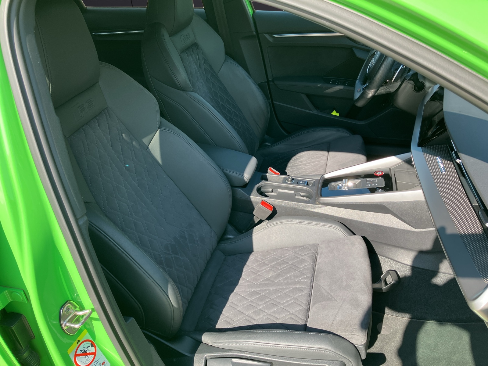 Fahrzeugabbildung Audi RS 3 Lim. TFSI quattro Matrix ACC SHZ PDC NAVI KLIMA
