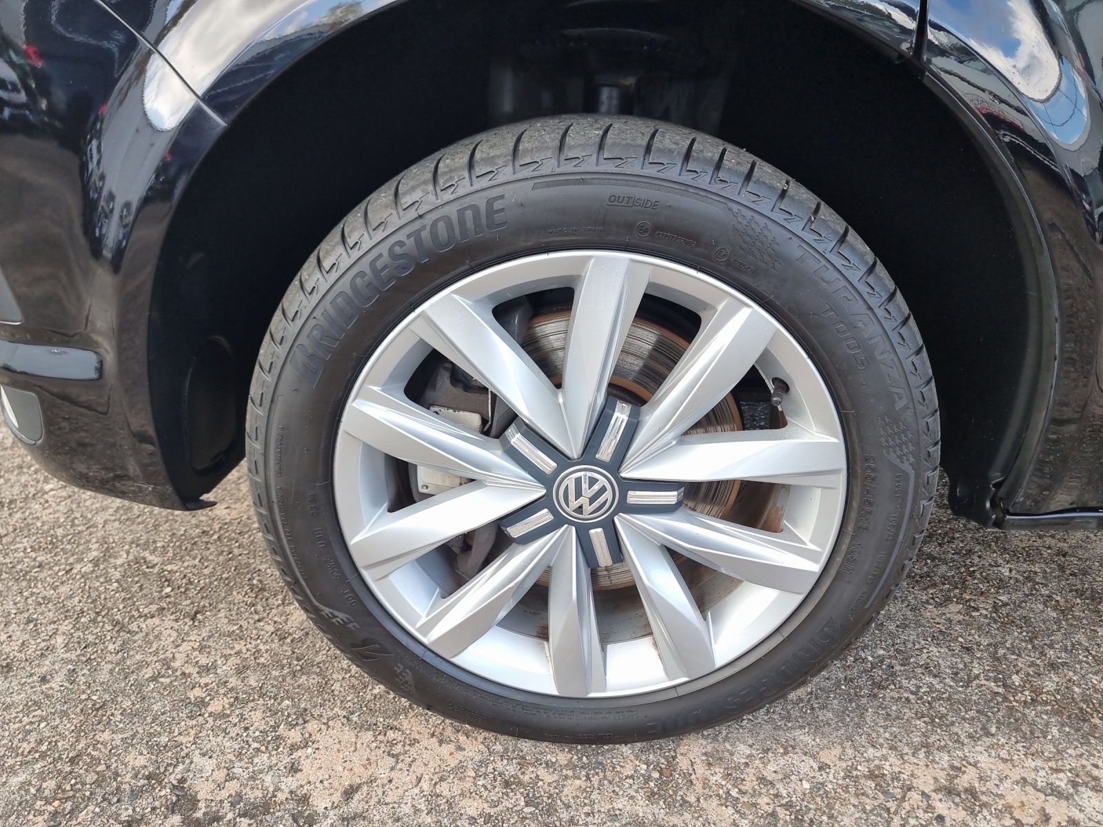 Fahrzeugabbildung Volkswagen T6 Multivan TDI DSG Comfortline LEDER STH 7-SITZER 18