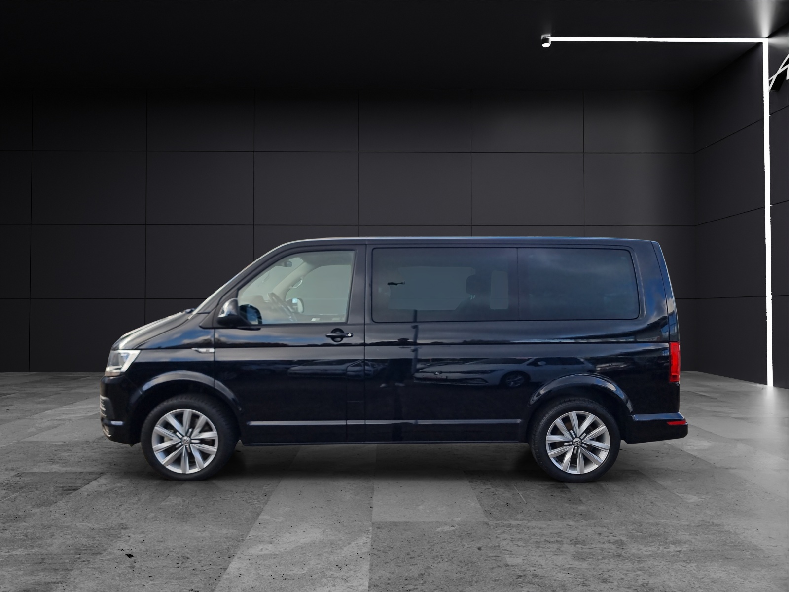 Fahrzeugabbildung Volkswagen T6 Multivan TDI DSG Comfortline LEDER STH 7-SITZER 18