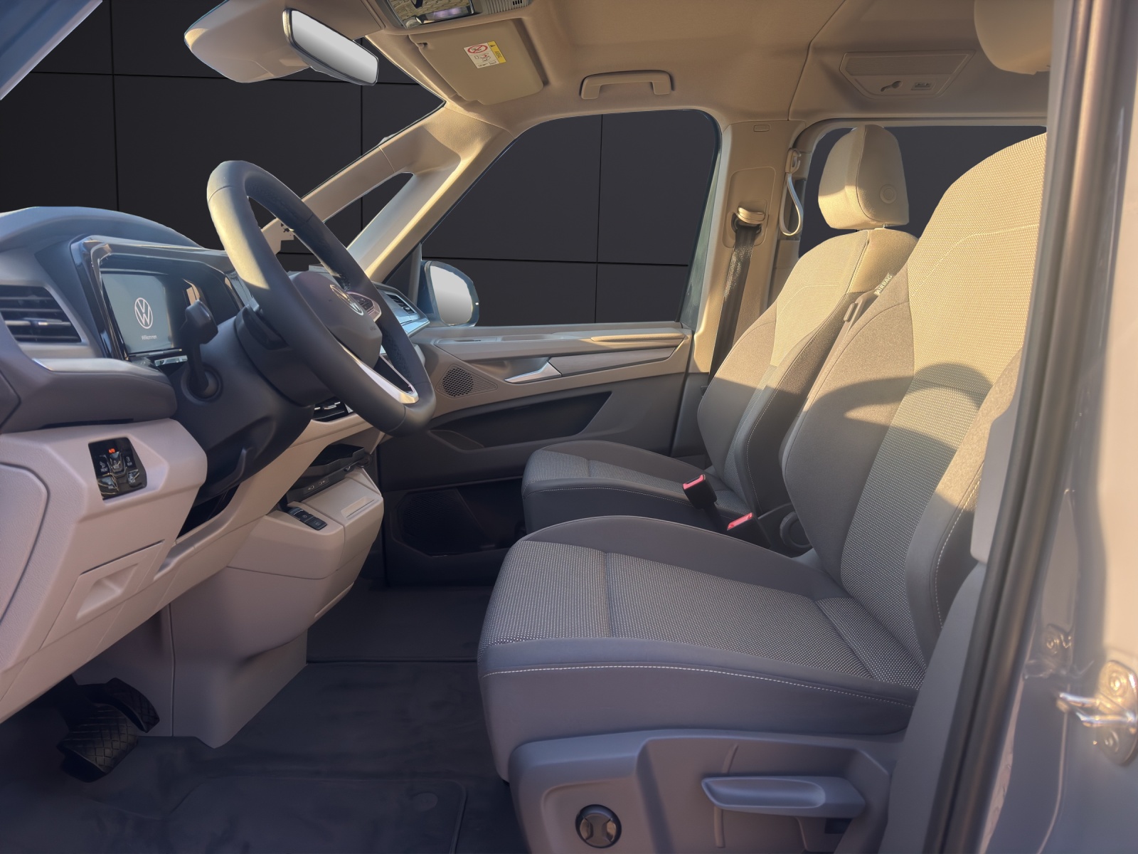 Fahrzeugabbildung Volkswagen T7 Multivan TDI SCR KÜ SHZ RFK