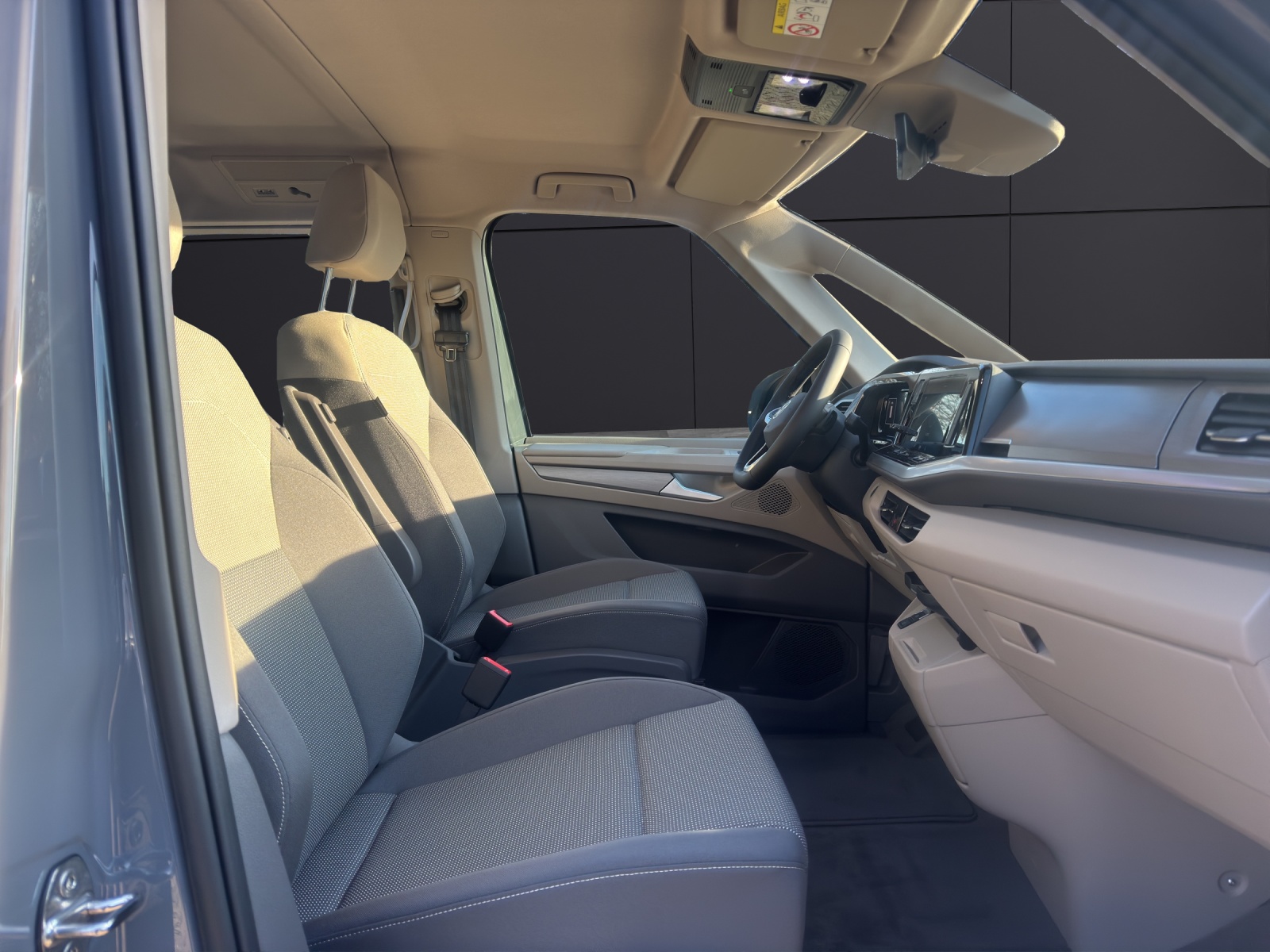 Fahrzeugabbildung Volkswagen T7 Multivan TDI SCR KÜ SHZ RFK