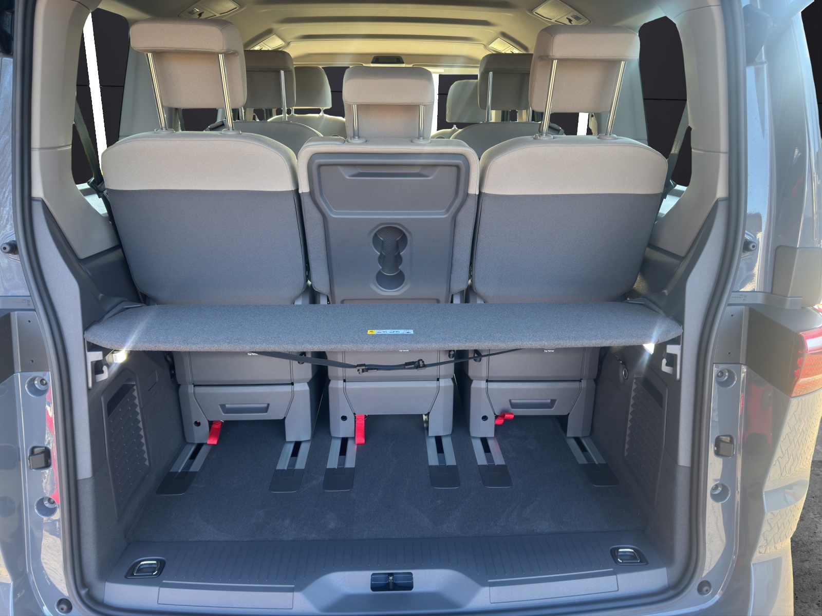 Fahrzeugabbildung Volkswagen T7 Multivan TDI SCR KÜ SHZ RFK