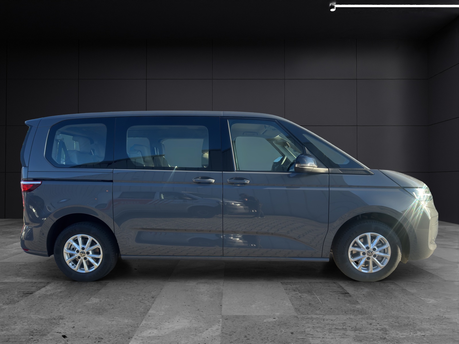 Fahrzeugabbildung Volkswagen T7 Multivan TDI SCR KÜ SHZ RFK
