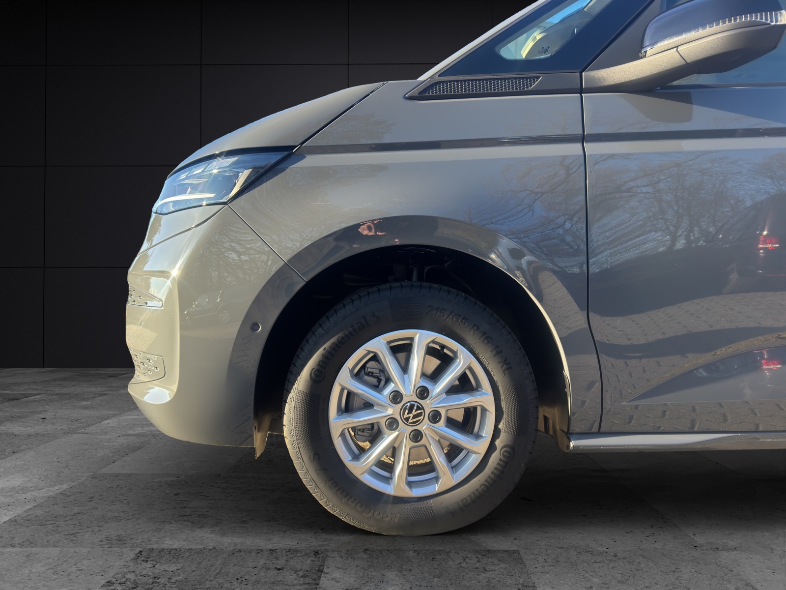 Fahrzeugabbildung Volkswagen T7 Multivan TDI SCR KÜ SHZ RFK