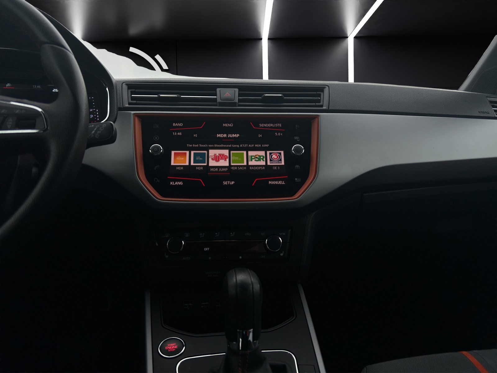 Fahrzeugabbildung SEAT Arona TSI FR DSG LED ACC AHK SH PDC Beats SeatConnect Ambiente Klima