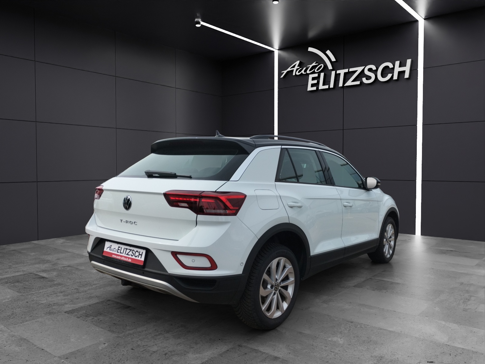 Fahrzeugabbildung Volkswagen T-Roc TSI Life STH LED AHK Navi AID ACC RFK SH