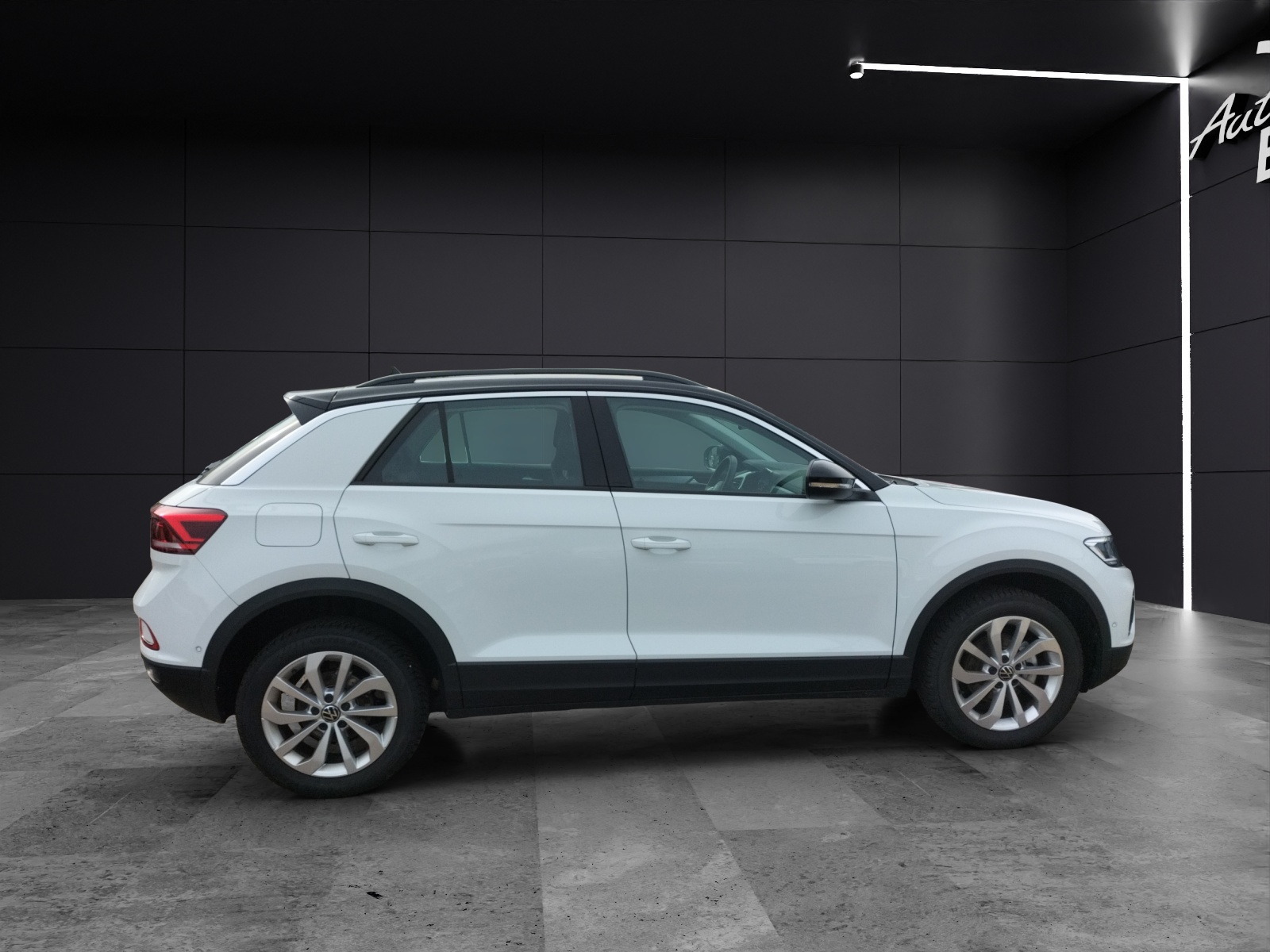 Fahrzeugabbildung Volkswagen T-Roc TSI Life STH LED AHK Navi AID ACC RFK SH