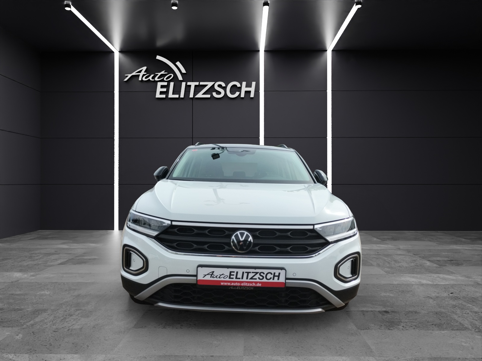 Fahrzeugabbildung Volkswagen T-Roc TSI Life STH LED AHK Navi AID ACC RFK SH