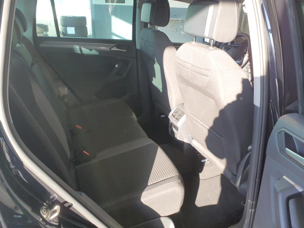 Fahrzeugabbildung Volkswagen Tiguan TSI Active DSG LED Navi ACC RFK SH 18
