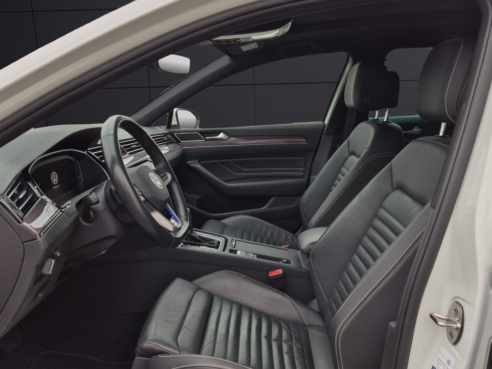 Fahrzeugabbildung Volkswagen Passat Variant GTE R-Line Standhzg MatrixLED AHK Leder HUD Pano AID ACC RFK
