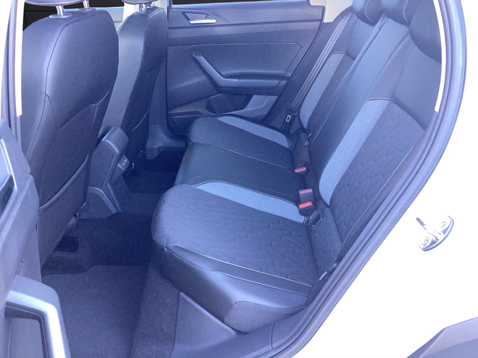 Fahrzeugabbildung Volkswagen Taigo Energy LED DAB ACC