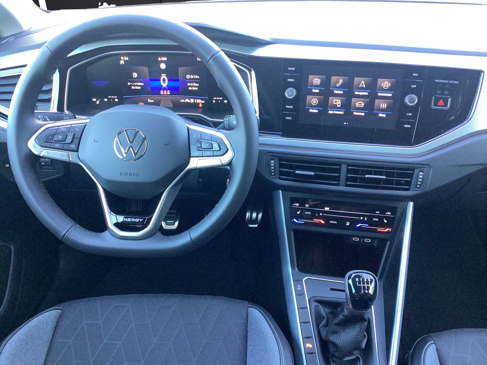 Fahrzeugabbildung Volkswagen Taigo Energy LED DAB ACC