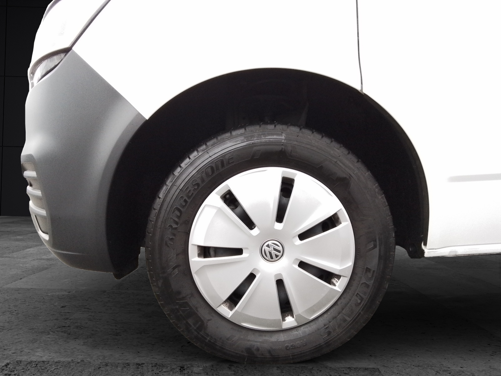 Fahrzeugabbildung Volkswagen T6 Kombi T6.1 TDI 9-Sitzer SITZH. PDC KLIMA RFK