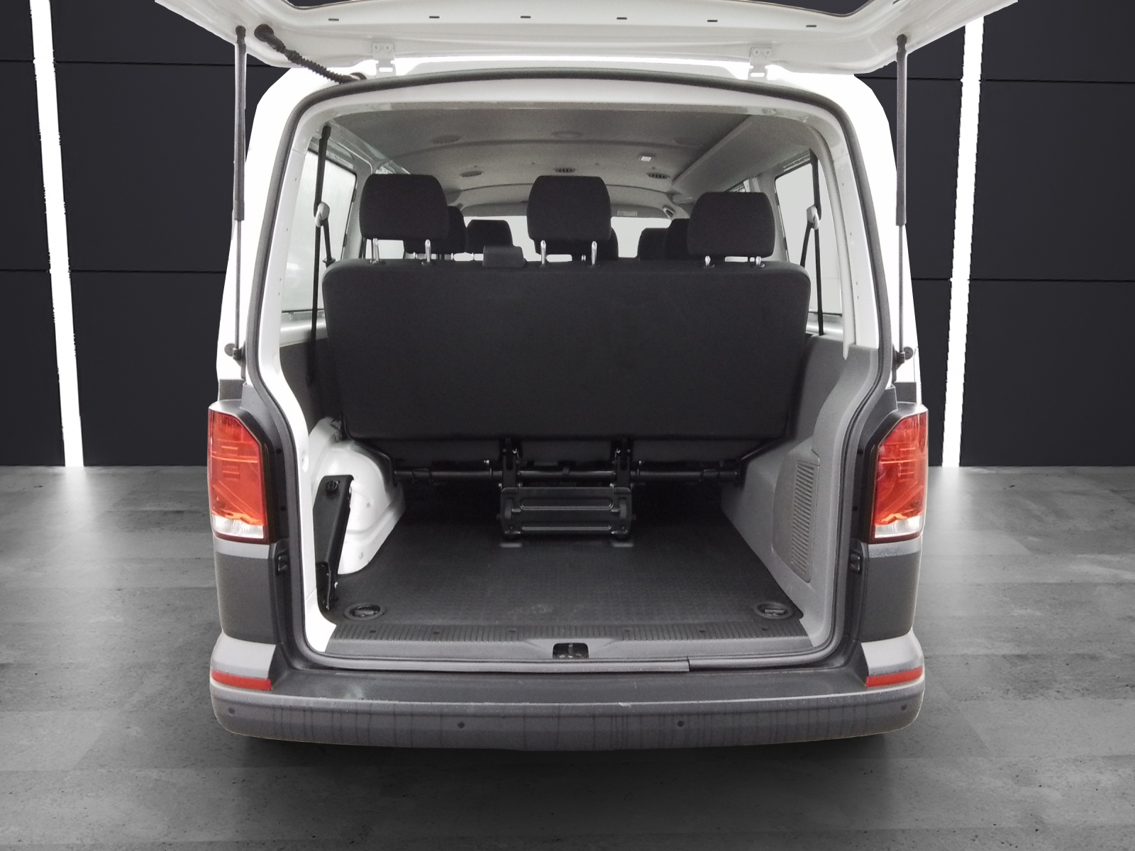 Fahrzeugabbildung Volkswagen T6 Kombi T6.1 TDI 9-Sitzer SITZH. PDC KLIMA RFK