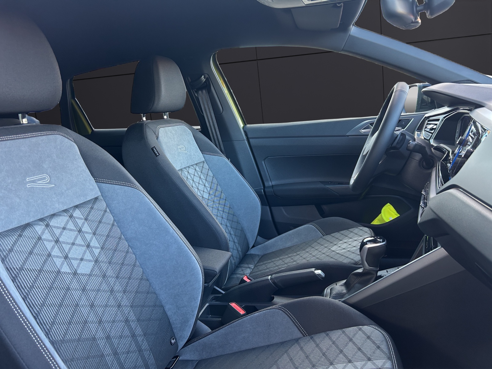 Fahrzeugabbildung Volkswagen Taigo R-Line LED NAVI ACC DAB