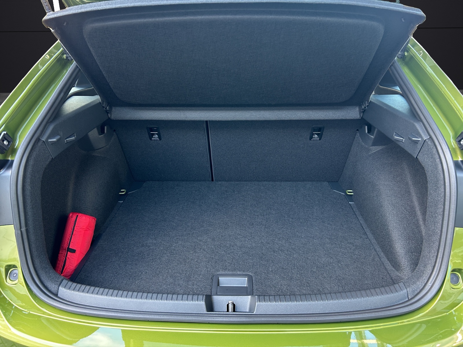 Fahrzeugabbildung Volkswagen Taigo R-Line LED NAVI ACC DAB