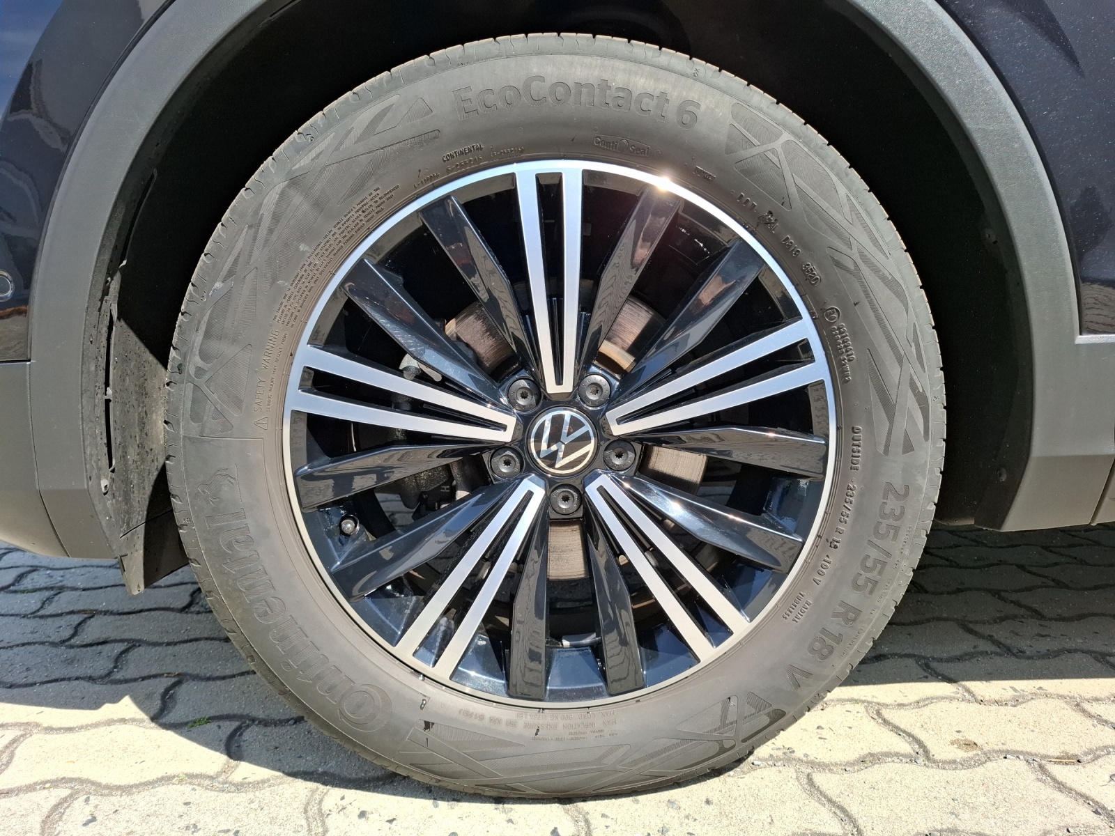 Fahrzeugabbildung Volkswagen Tiguan TDI Elegance 4M STH Matrix AHK Navi AID ACC HUD RFK