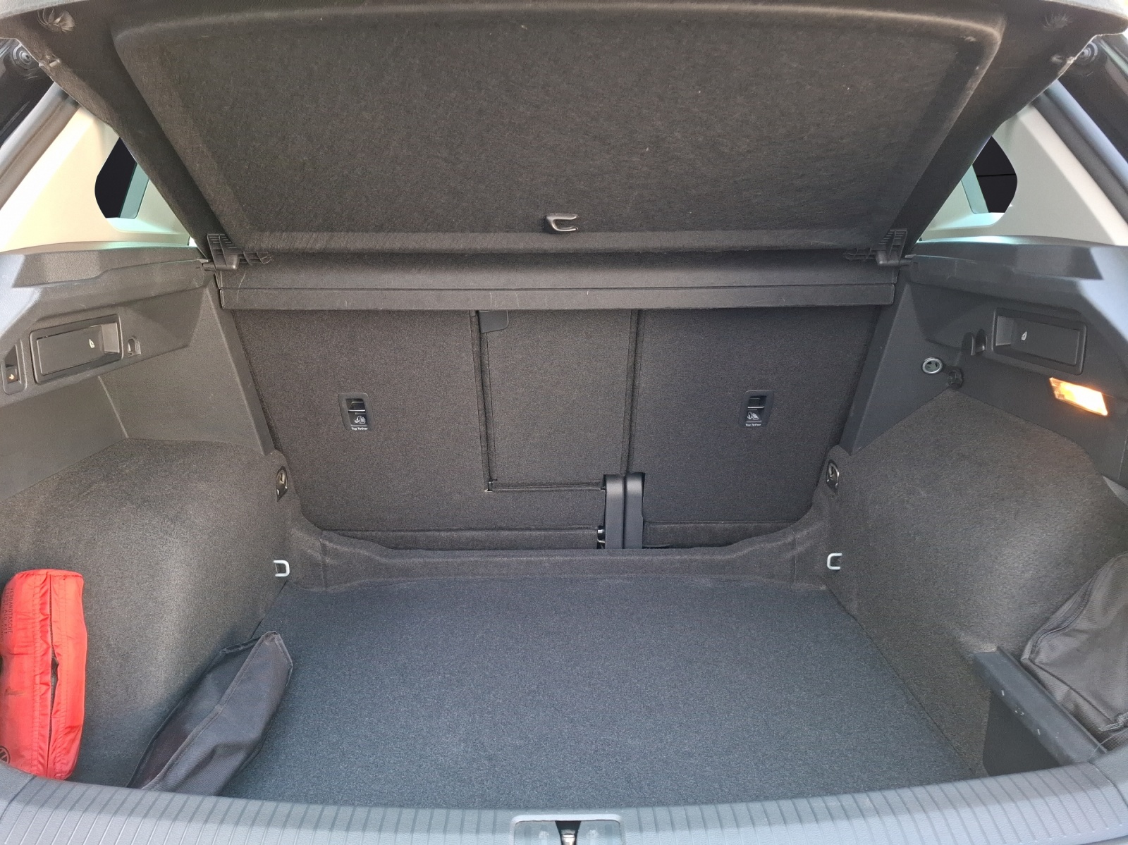 Fahrzeugabbildung Volkswagen Tiguan TDI Elegance 4M STH Matrix AHK Navi AID ACC HUD RFK