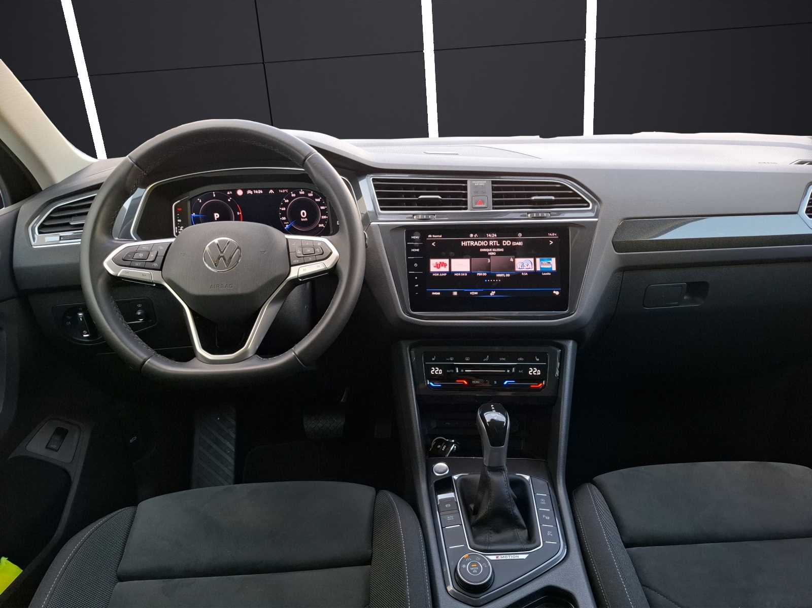 Fahrzeugabbildung Volkswagen Tiguan TDI Elegance 4M STH Matrix AHK Navi AID ACC HUD RFK