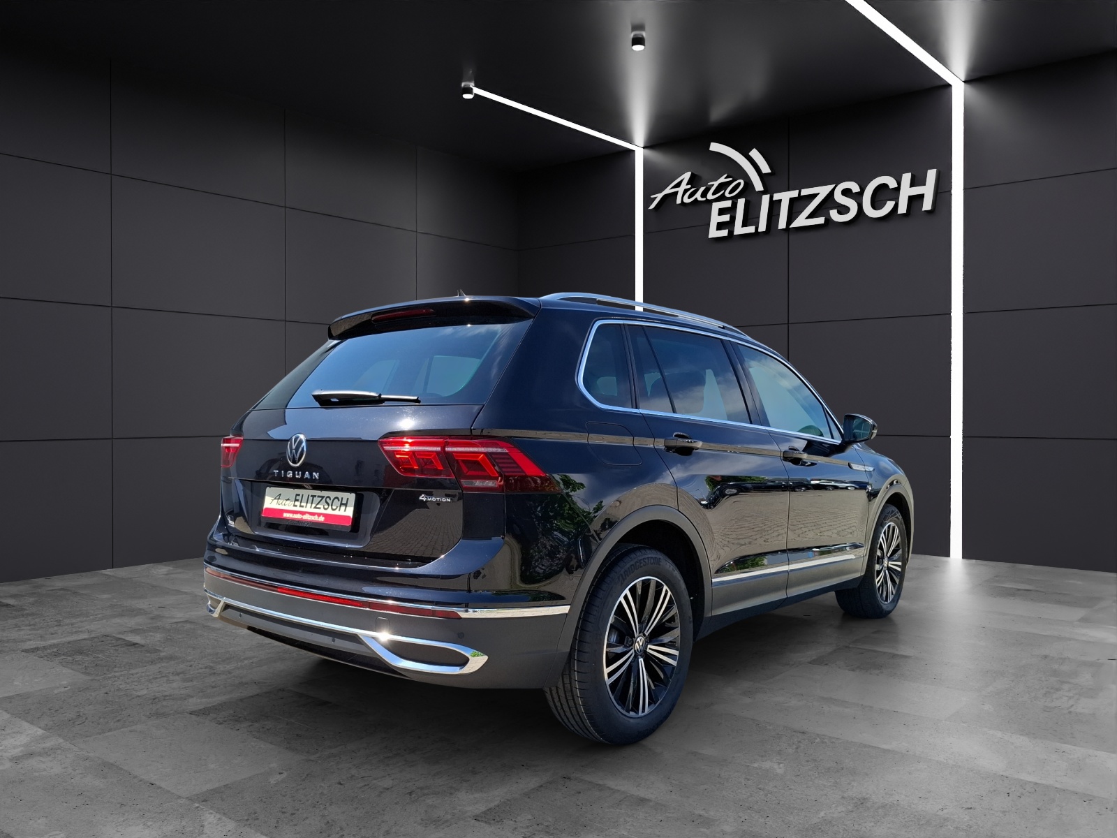 Fahrzeugabbildung Volkswagen Tiguan TDI Elegance 4M STH Matrix AHK Navi AID ACC HUD RFK