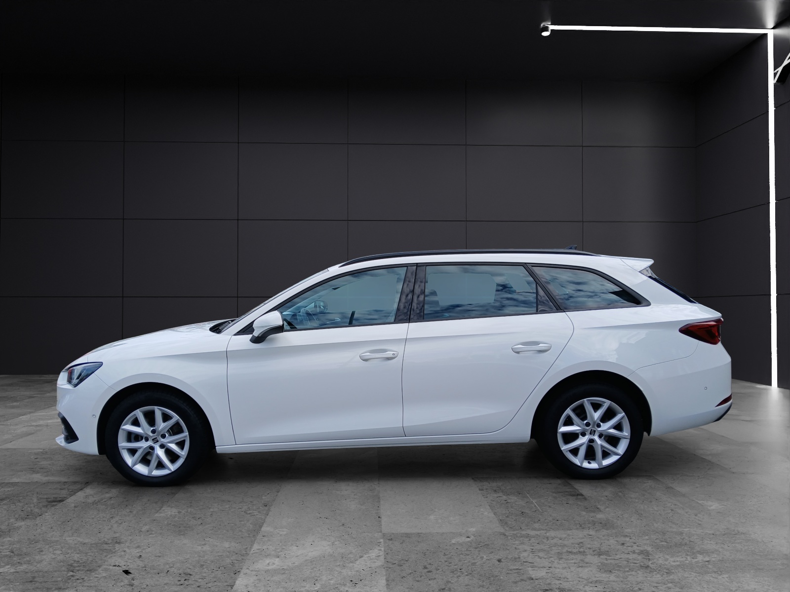 Fahrzeugabbildung SEAT Leon ST TDI Style DSG LED Navi AID Pano GRA Park-Assist SH