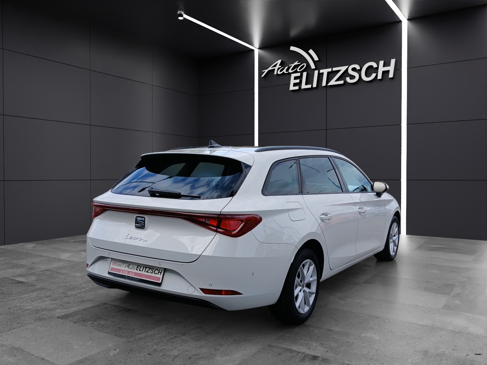 Fahrzeugabbildung SEAT Leon ST TDI Style DSG LED Navi AID Pano GRA Park-Assist SH