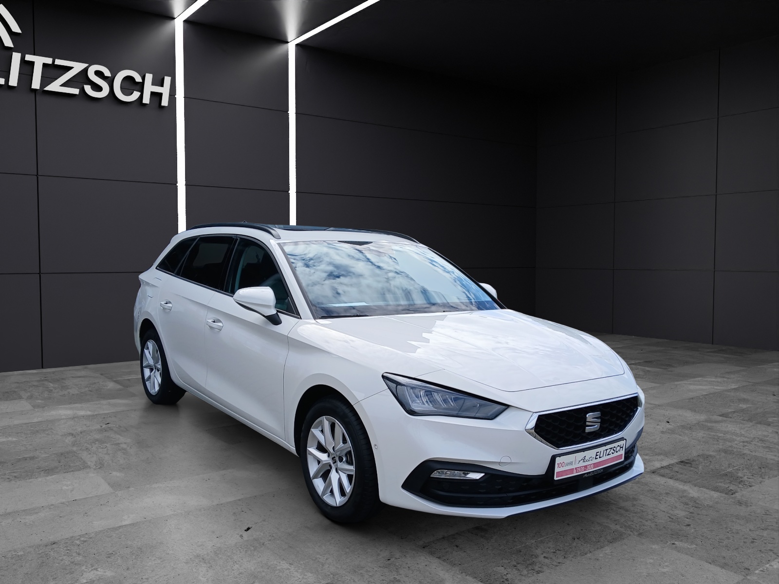 Fahrzeugabbildung SEAT Leon ST TDI Style DSG LED Navi AID Pano GRA Park-Assist SH