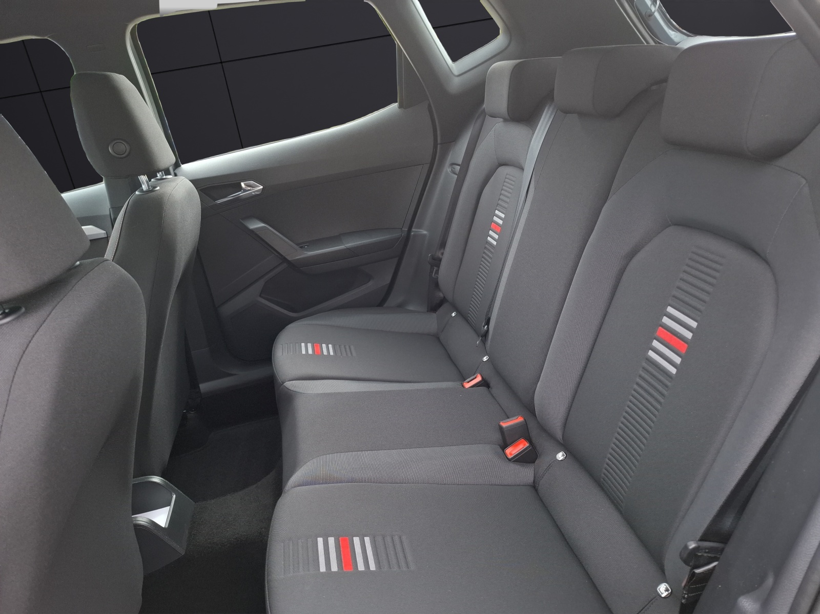 Fahrzeugabbildung SEAT Arona TSI FR-Line DSG LED Navi AID ACC RFK SH