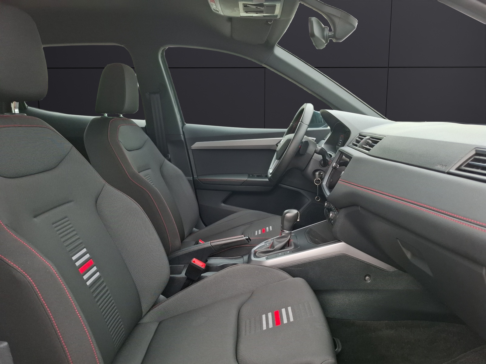 Fahrzeugabbildung SEAT Arona TSI FR-Line DSG LED Navi AID ACC RFK SH