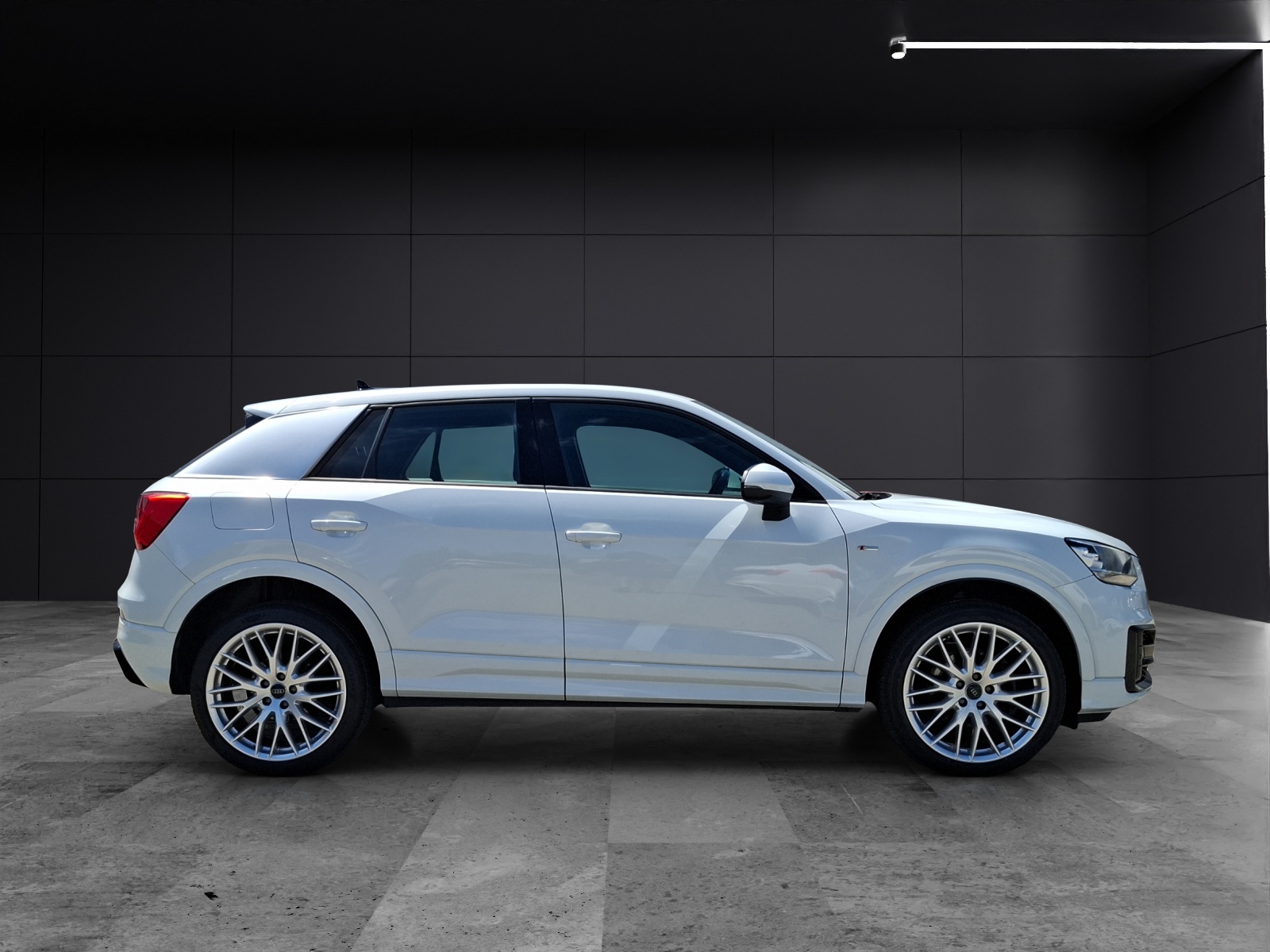 Fahrzeugabbildung Audi Q2 TFSI quattro S-Line Navi AVC ACC PDC SHZ APP 19