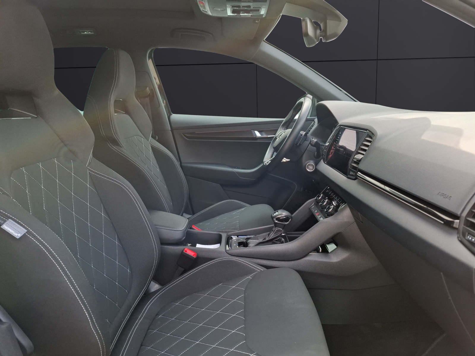 Fahrzeugabbildung SKODA Karoq TSI Sportline DSG 4x4 LED AHK Navi PANO ACC RFK 19