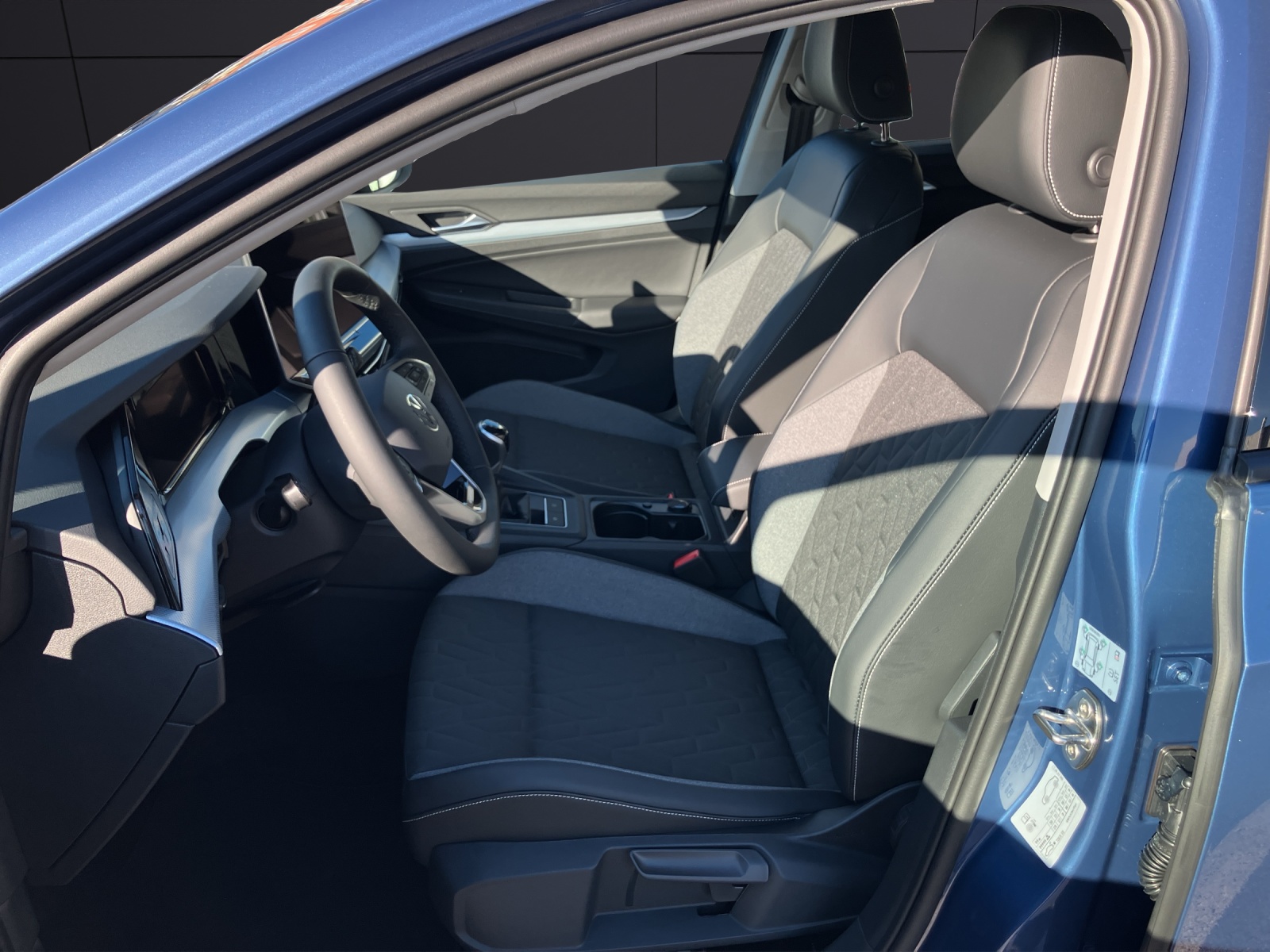 Fahrzeugabbildung Volkswagen Golf Energy AHZV NAVI LED DAB