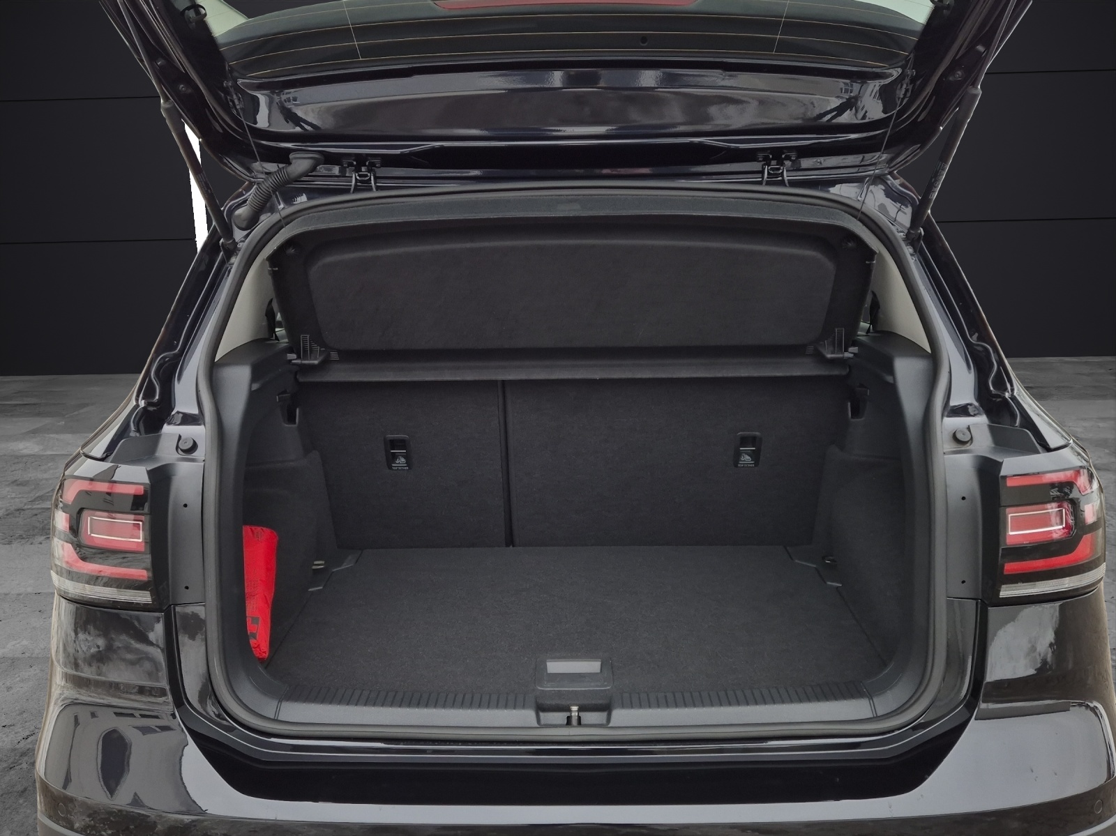 Fahrzeugabbildung Volkswagen T-Cross Style DSG AHK Kamera ACC LED Navi Climatronic