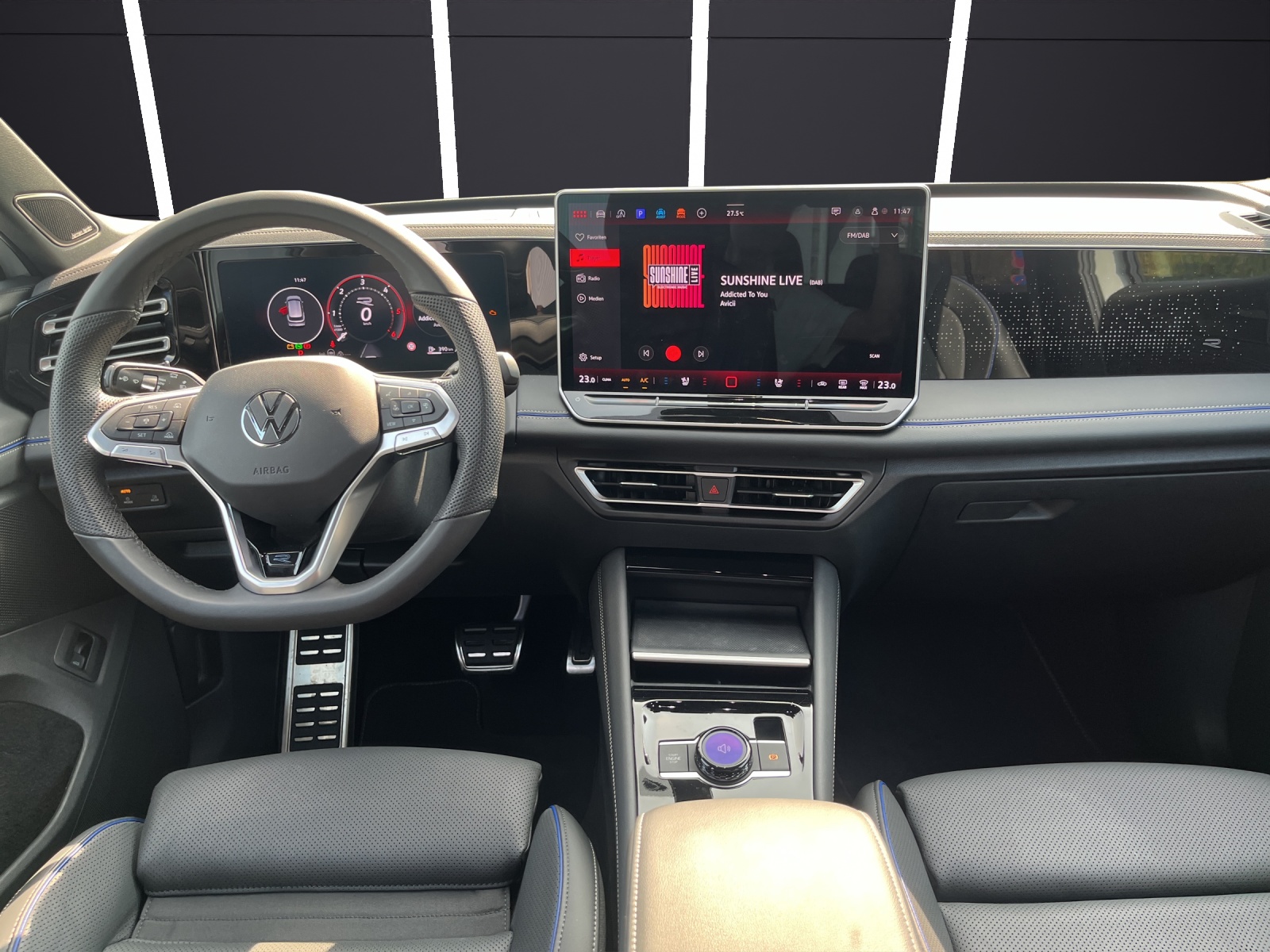 Fahrzeugabbildung Volkswagen Tiguan TDI R-Line 4M DSG MATRIX AHK PANO 20