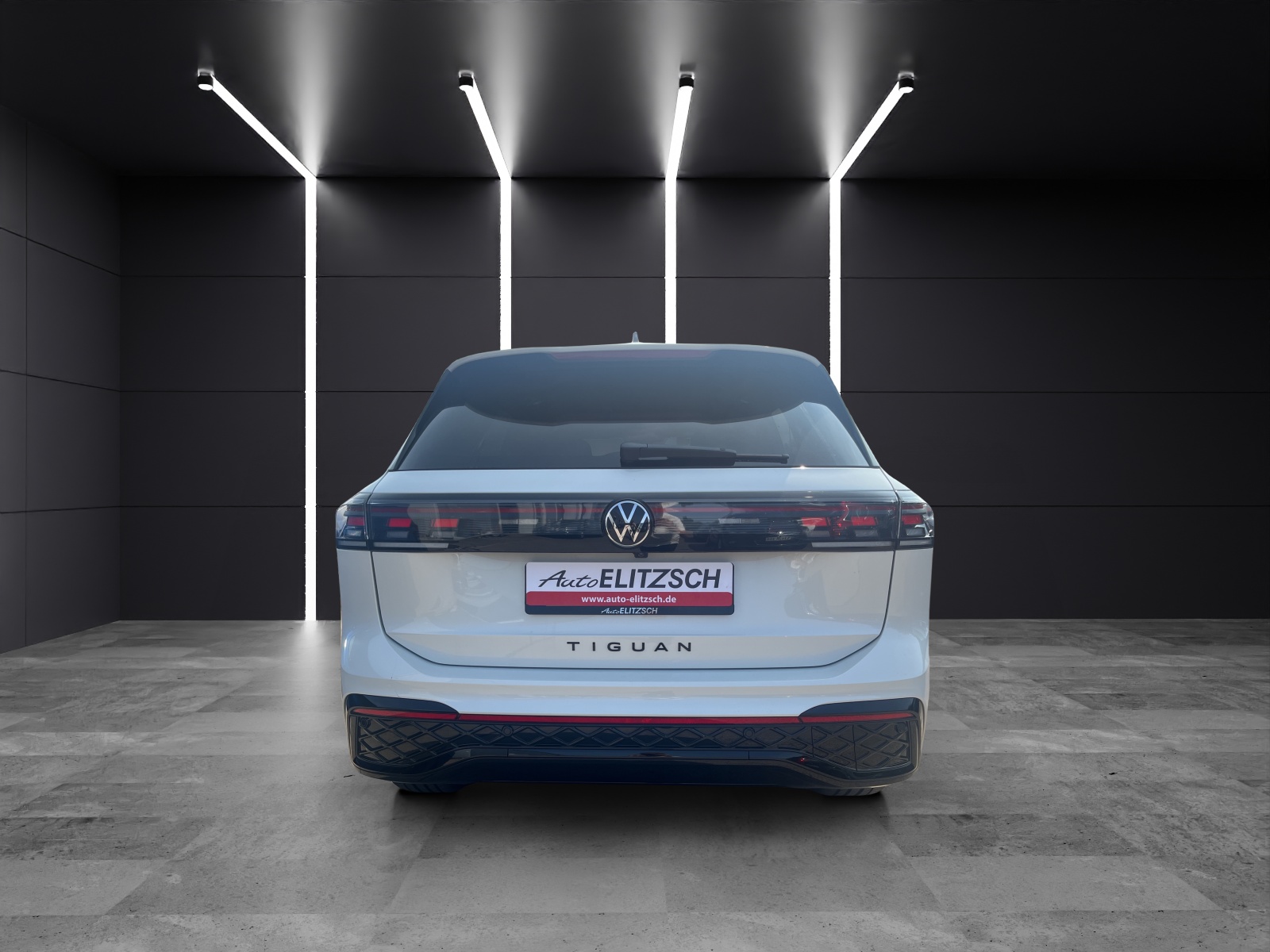 Fahrzeugabbildung Volkswagen Tiguan TDI R-Line 4M DSG MATRIX AHK PANO 20