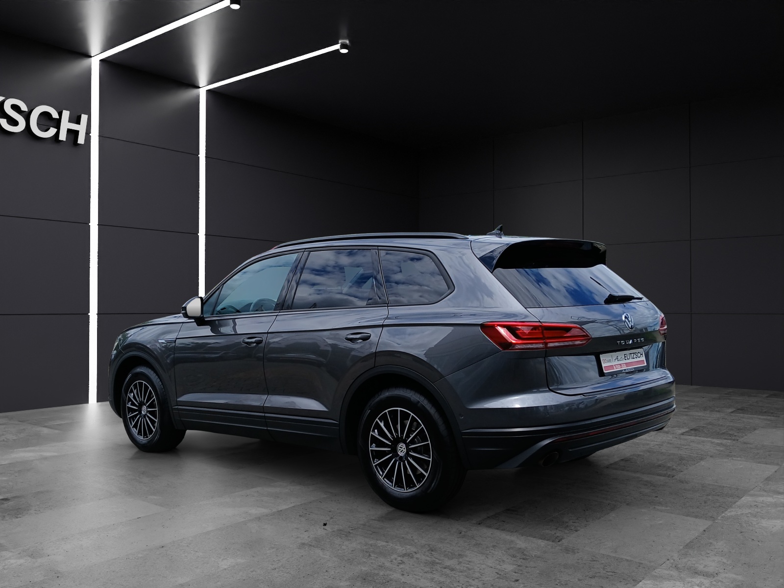 Fahrzeugabbildung Volkswagen Touareg 3.0 TDI 4M LED AHK Navi Luft ACC AID RFK SHZ
