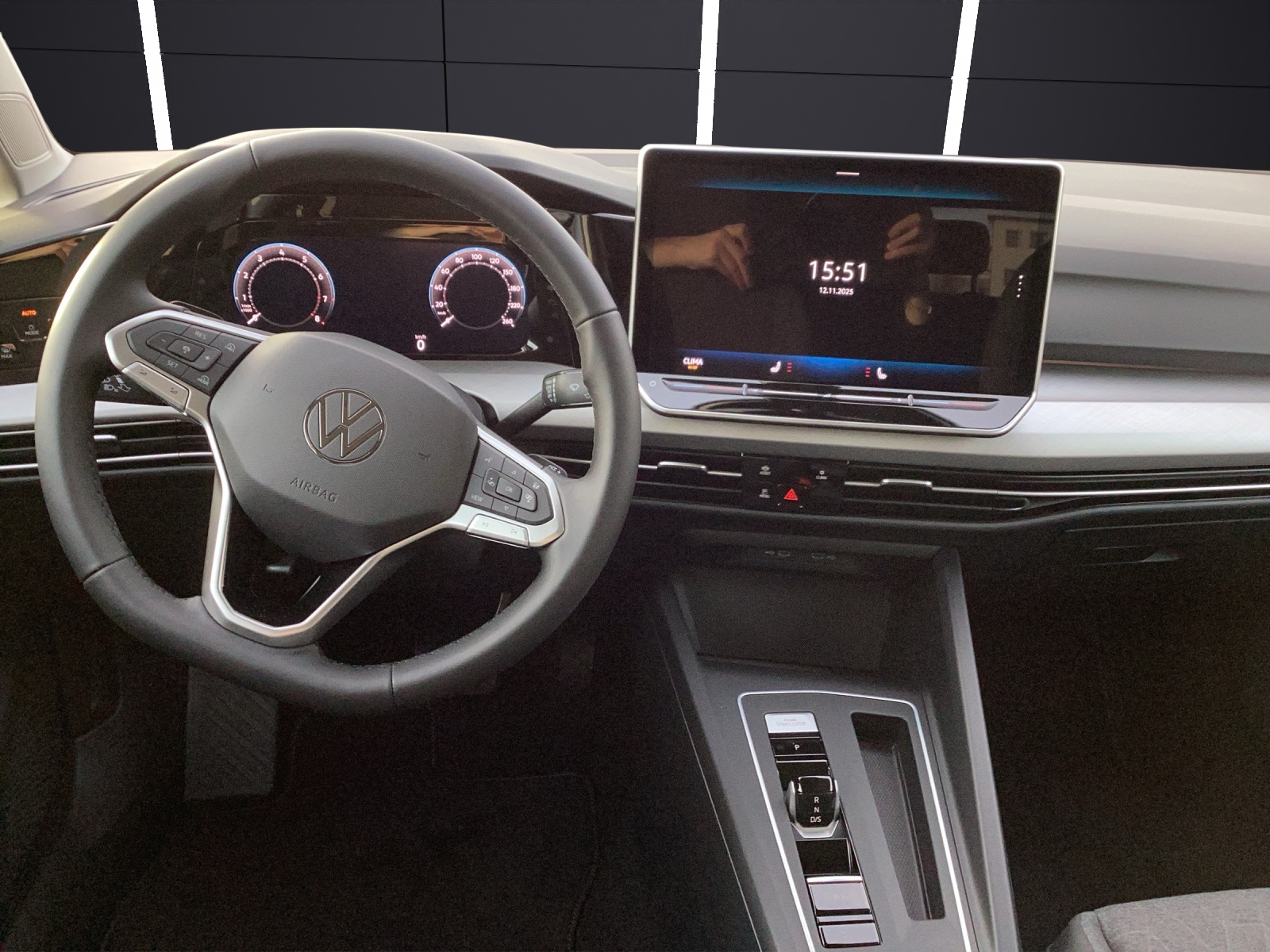 Fahrzeugabbildung Volkswagen Golf Life LED NAVI DAB AUTO LIGHT ASSIST ACC