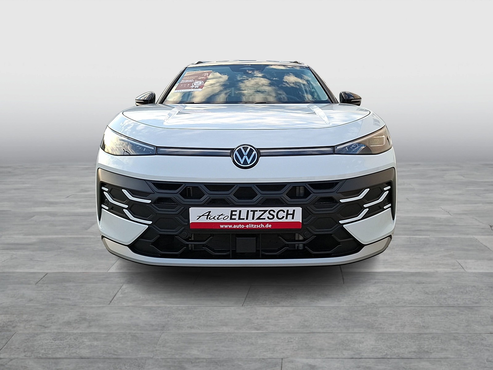 Fahrzeugabbildung Volkswagen T-Roc eTSI Life DSG LEDplus Navi AID ACC RFK SH