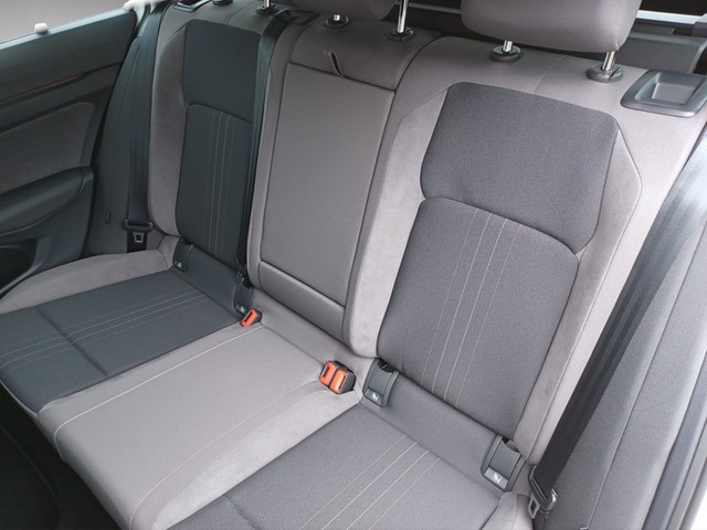 Fahrzeugabbildung Volkswagen Golf VIII Variant TDI Alltrack 4Mo DSG Navi Matrix DCP 18