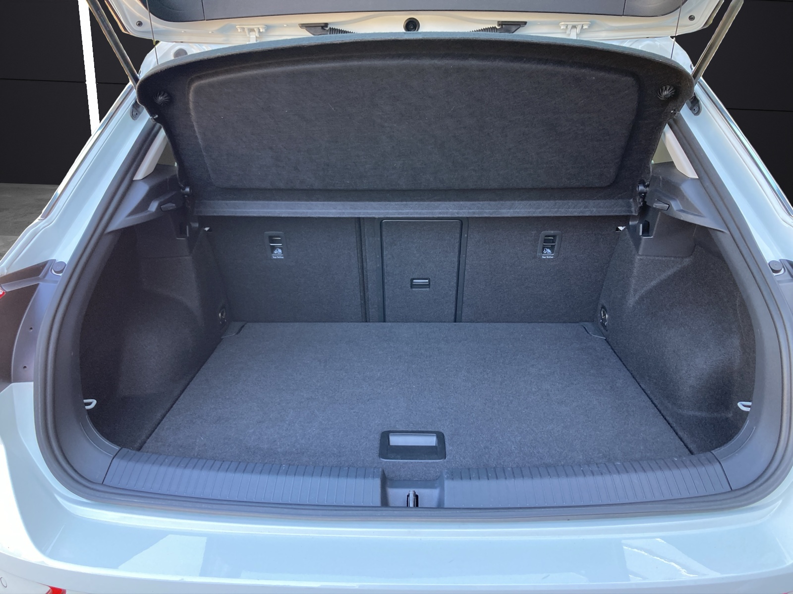 Fahrzeugabbildung Volkswagen T-Roc TDI Style DSG LED Navi ACC AHK PDC