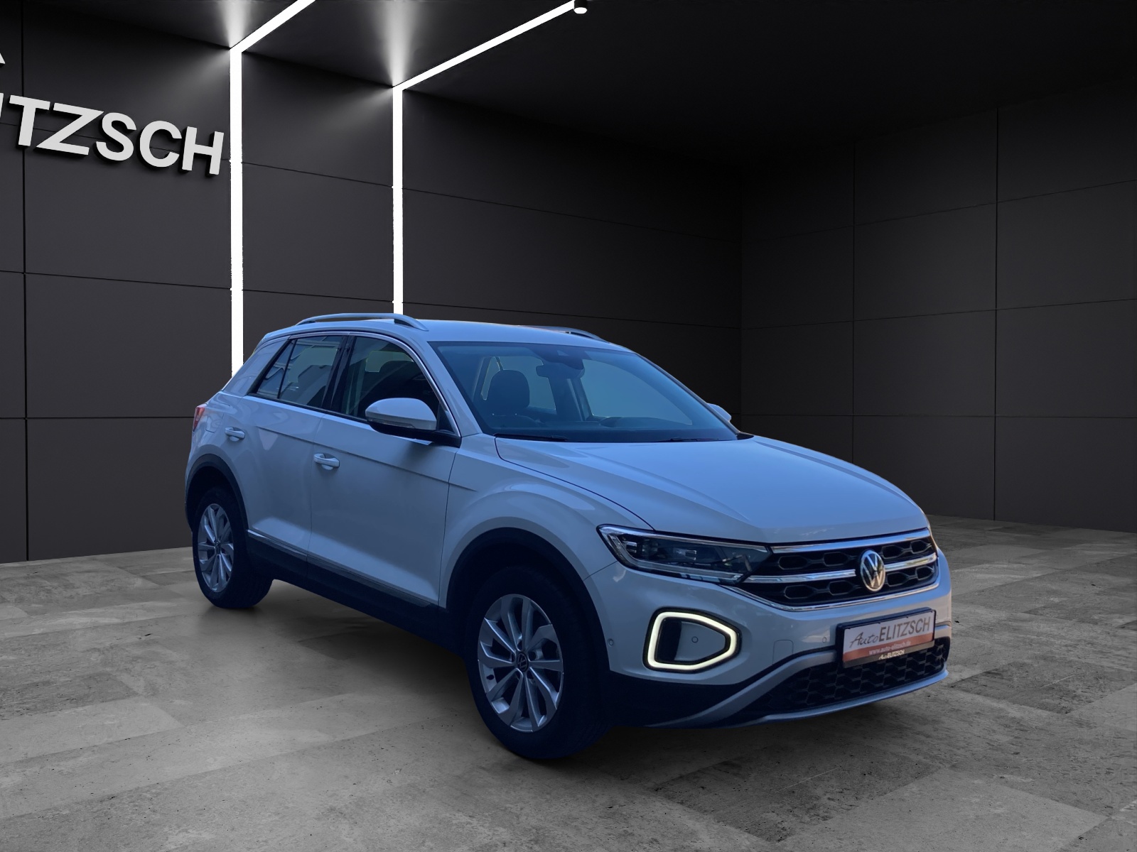 Fahrzeugabbildung Volkswagen T-Roc TDI Style DSG LED Navi ACC AHK PDC