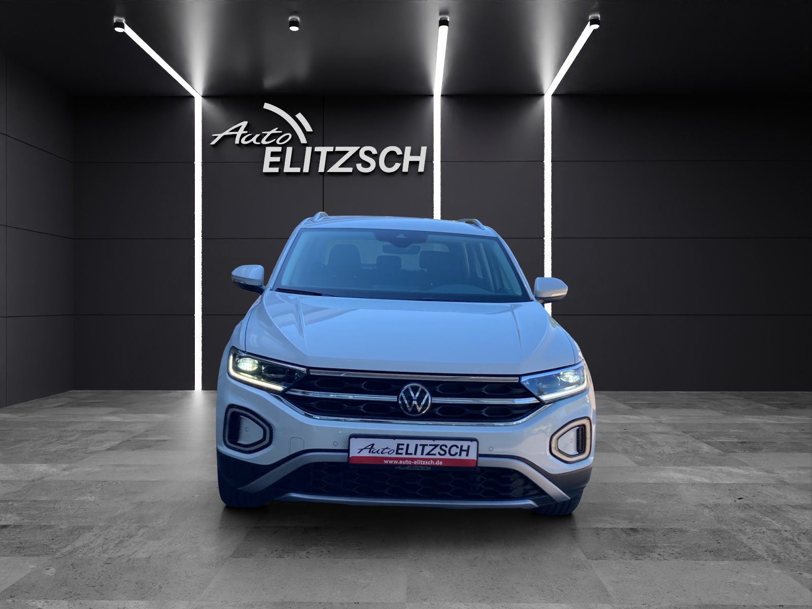 Fahrzeugabbildung Volkswagen T-Roc TDI Style DSG LED Navi ACC AHK PDC