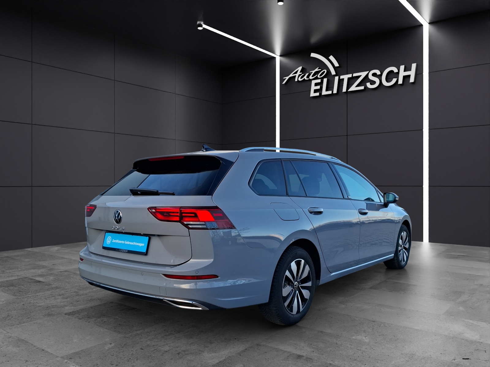 Fahrzeugabbildung Volkswagen Golf VIII Variant TSI Move LED ACC AID NAVI PDC SHZ