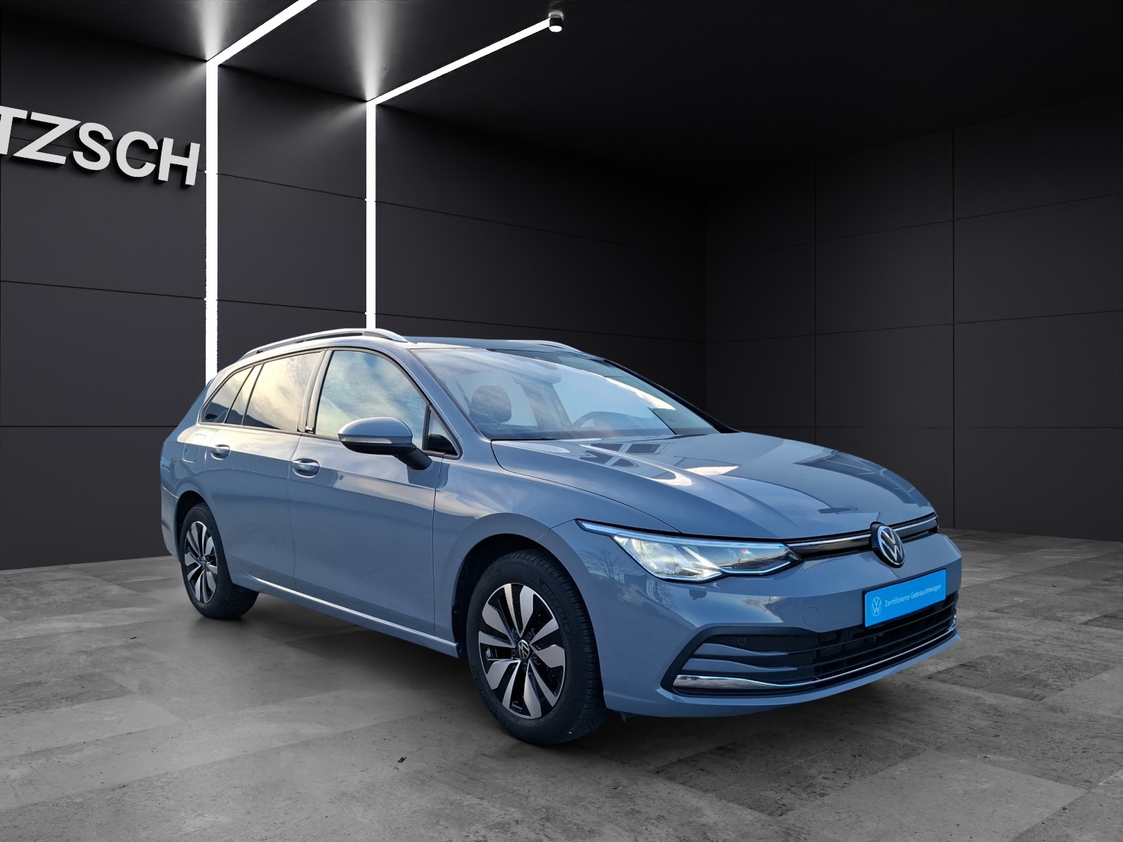 Fahrzeugabbildung Volkswagen Golf VIII Variant TSI Move LED ACC AID NAVI PDC SHZ