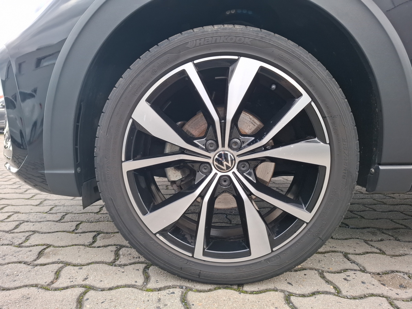 Fahrzeugabbildung Volkswagen Taigo R-Line DSG MatrixLED AHK Navi AID ACC RFK SH