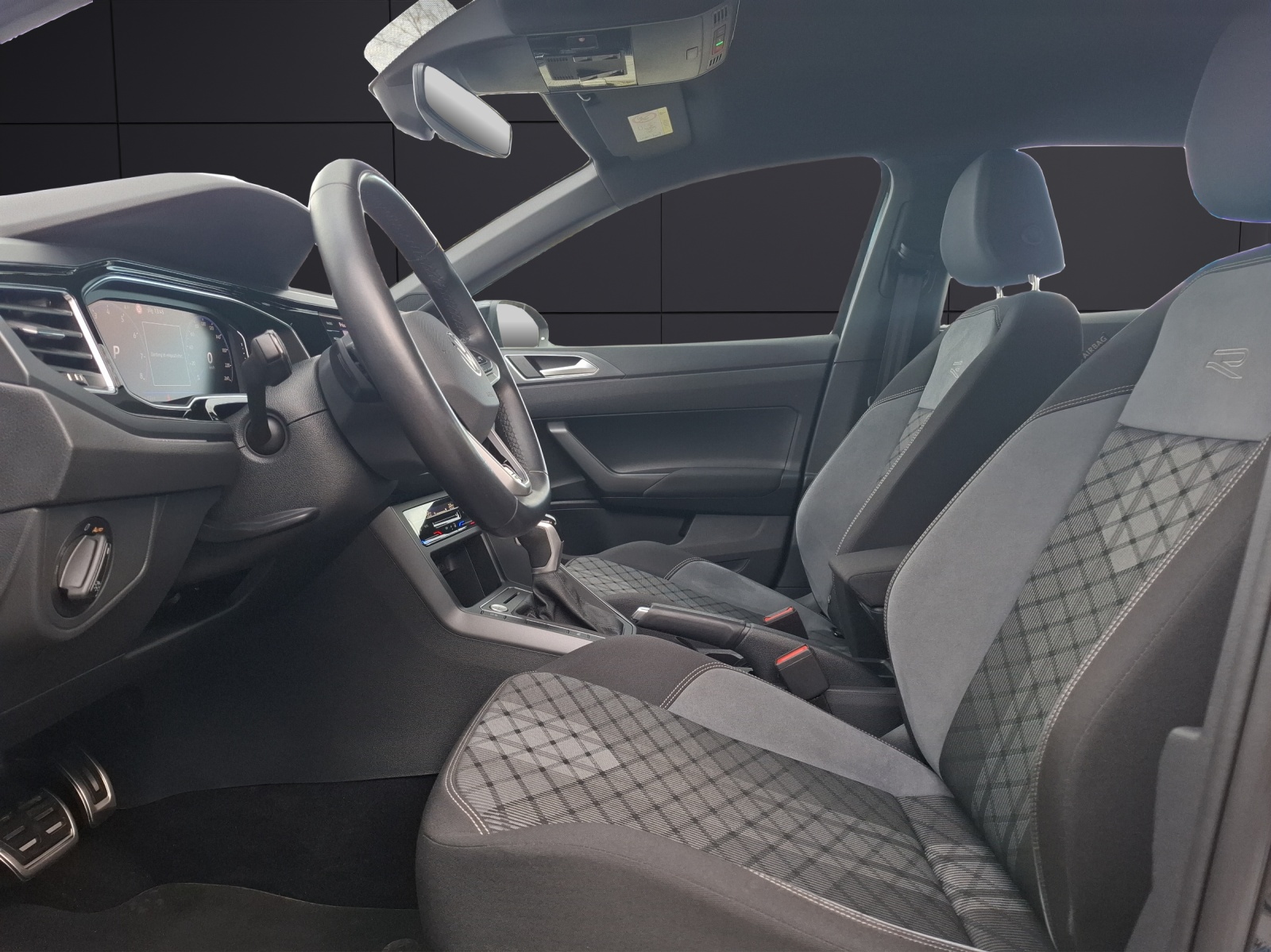 Fahrzeugabbildung Volkswagen Taigo R-Line DSG MatrixLED AHK Navi AID ACC RFK SH