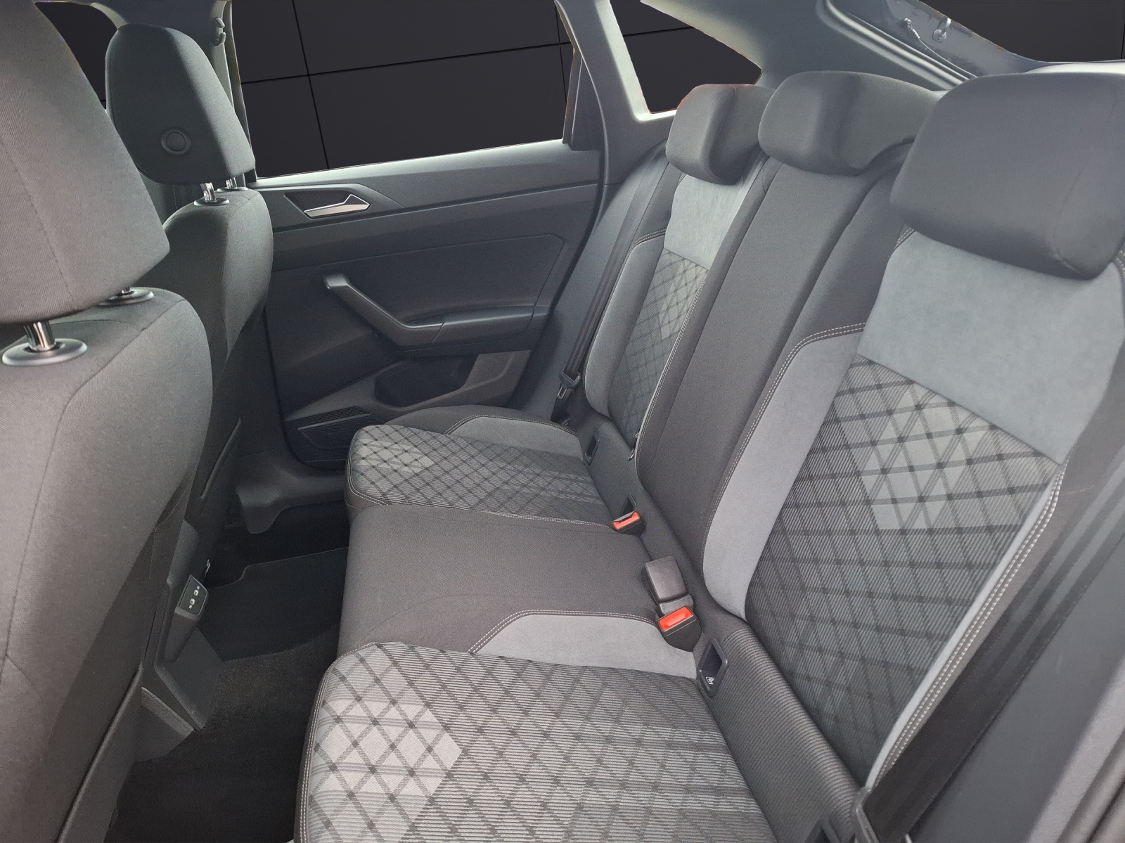 Fahrzeugabbildung Volkswagen Taigo R-Line DSG MatrixLED AHK Navi AID ACC RFK SH